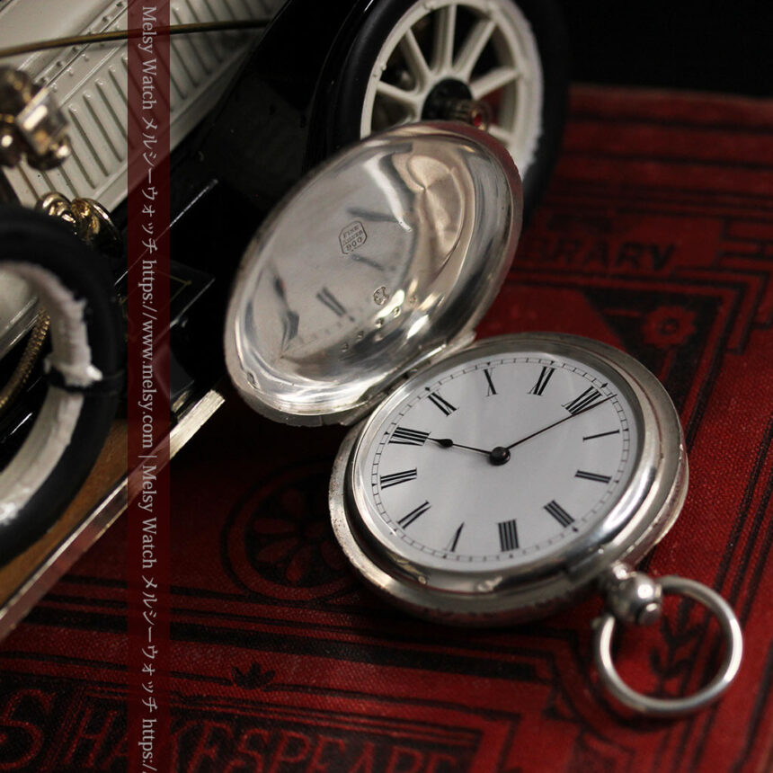 両面の彫りの美しい スイス製銀無垢アンティーク懐中時計 【1890年頃】-P2298-1