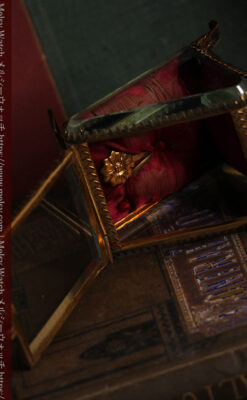 懐中時計収納用ガラスケース 装飾入り三角形-S0844-11