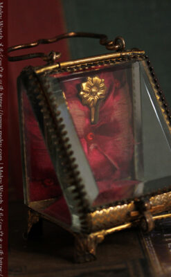 懐中時計収納用ガラスケース 装飾入り三角形-S0844-3