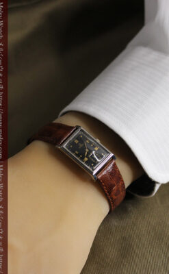 オメガ アンティーク腕時計 上品な黒と金のコントラスト 【1943年製】-W1481-19