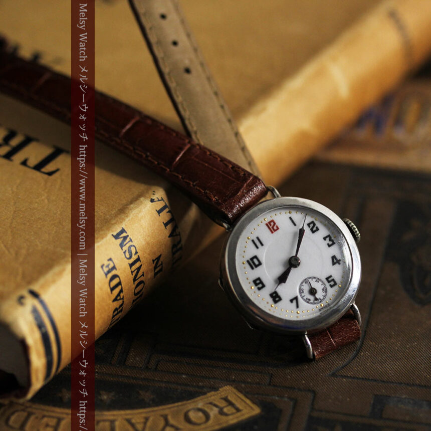 銀無垢の素朴な味わいの女性用アンティーク腕時計 【1923年頃】-W1524-1