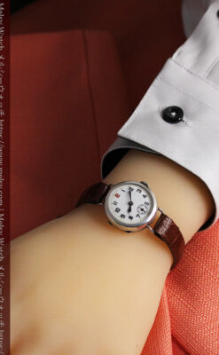 銀無垢の素朴な味わいの女性用アンティーク腕時計 【1923年頃】-W1524-15