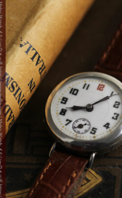 銀無垢の素朴な味わいの女性用アンティーク腕時計 【1923年頃】-W1524-2