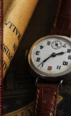 銀無垢の素朴な味わいの女性用アンティーク腕時計 【1923年頃】-W1524-3