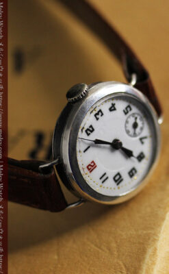 銀無垢の素朴な味わいの女性用アンティーク腕時計 【1923年頃】-W1524-6