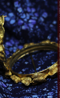 存在感ある秀麗なアンティーク 大粒ルビーと18金の大きな花形ブローチ-A0306-12