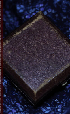 存在感ある秀麗なアンティーク 大粒ルビーと18金の大きな花形ブローチ-A0306-18