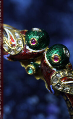 芸術的なエナメル装飾に宝石を鏤めた22金のアンティークバングル・ブレスレット-A0307-15