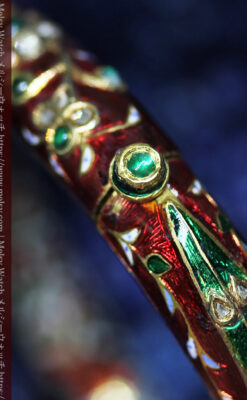 芸術的なエナメル装飾に宝石を鏤めた22金のアンティークバングル・ブレスレット-A0307-23