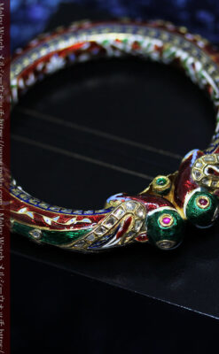 芸術的なエナメル装飾に宝石を鏤めた22金のアンティークバングル・ブレスレット-A0307-6