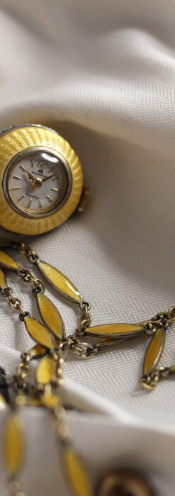 ブヘラの銀無垢ネックレス時計 梔子色のエナメル装飾【1960年頃】-P2302-1