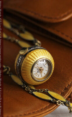 ブヘラの銀無垢ネックレス時計 梔子色のエナメル装飾【1960年頃】-P2302-11