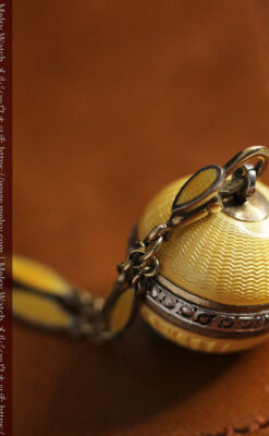 ブヘラの銀無垢ネックレス時計 梔子色のエナメル装飾【1960年頃】-P2302-13