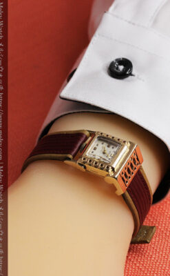 ジャガールクルト 立体感ある装飾の女性用金無垢アンティーク腕時計 【1950年頃】-W1528-30