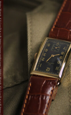 オメガのシックな黒色文字盤 品ある縦長アンティーク腕時計 【1940年製】-W1529-9