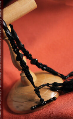 ガラス細工の装飾で飾られたアンティーク懐中時計用の黒紐-C0493-11