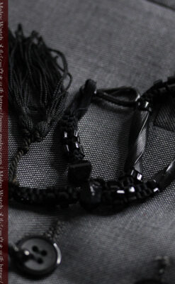 ガラス細工の装飾で飾られたアンティーク懐中時計用の黒紐-C0493-16