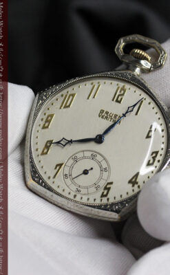 特殊な五角形 グリュエンのアンティーク懐中時計 【1930年頃】-P2307-8