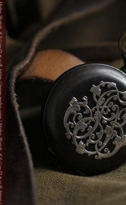 黒色に映える銀の紋章 オメガのアンティーク懐中時計 【1899年製】-P2308-18