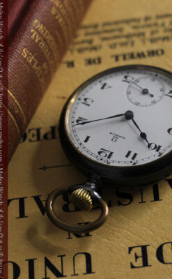 黒色に映える銀の紋章 オメガのアンティーク懐中時計 【1899年製】-P2308-5