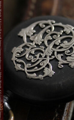 黒色に映える銀の紋章 オメガのアンティーク懐中時計 【1899年製】-P2308-8