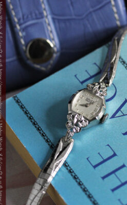 グリュエン レトロバンドが似合う白銀色の金無垢アンティーク腕時計 【1950年頃】-W1537-10