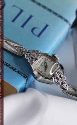 グリュエン レトロバンドが似合う白銀色の金無垢アンティーク腕時計 【1950年頃】-W1537-2