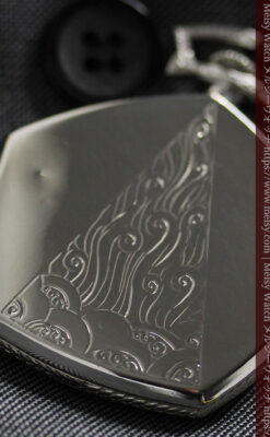 白銀色の五角形 グリュエンのアンティーク懐中時計 【1930年頃】-P2311-23