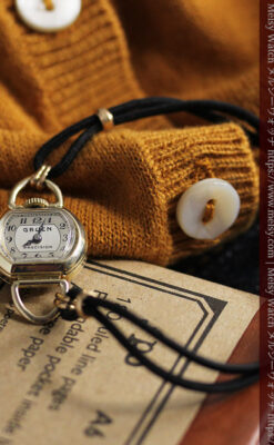 グリュエン ミニハンドバック型の女性用アンティーク腕時計 【1940年頃】-W1548-11