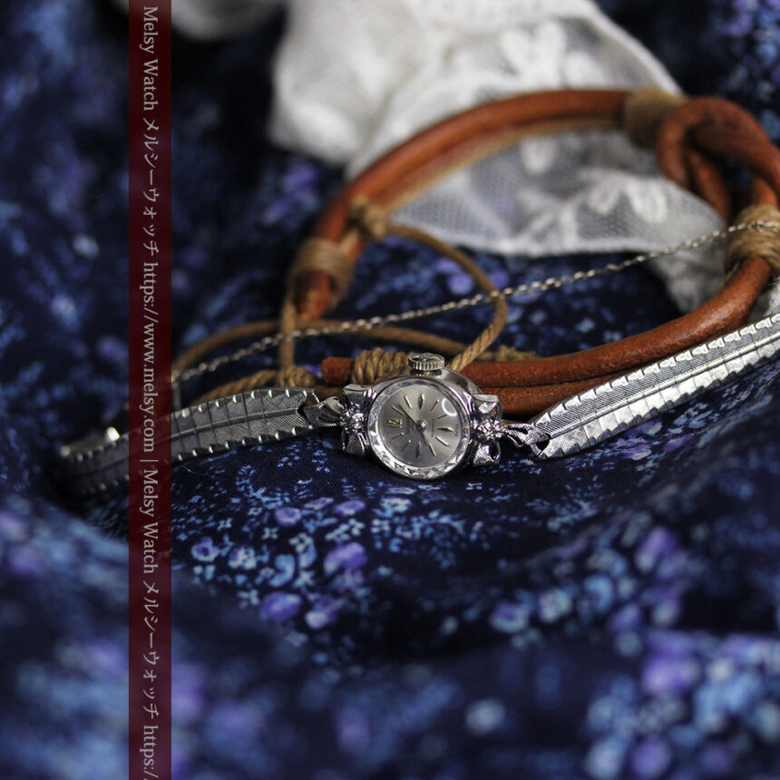 グリュエン 可愛いリボン飾りのアンティーク腕時計 【1950年頃】-W1550-1