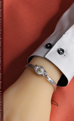 グリュエン 可愛いリボン飾りのアンティーク腕時計 【1950年頃】-W1550-19