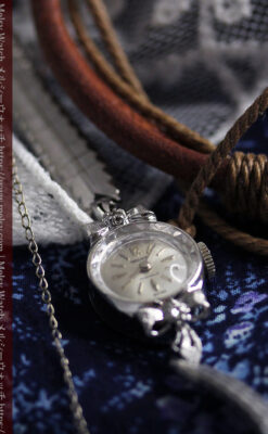 グリュエン 可愛いリボン飾りのアンティーク腕時計 【1950年頃】-W1550-9