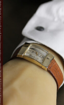 グリュエンの騎士の兜を彷彿とさせるアンティーク腕時計【1951年頃】-W1552-21