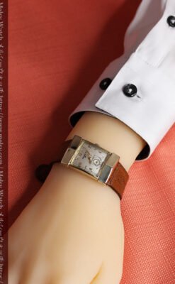 グリュエンの騎士の兜を彷彿とさせるアンティーク腕時計【1951年頃】-W1552-24