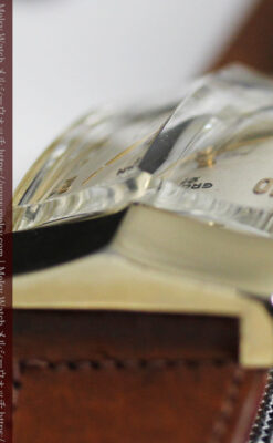 グリュエンの騎士の兜を彷彿とさせるアンティーク腕時計【1951年頃】-W1552-3