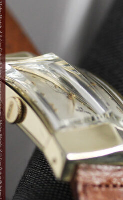 グリュエンの騎士の兜を彷彿とさせるアンティーク腕時計【1951年頃】-W1552-4