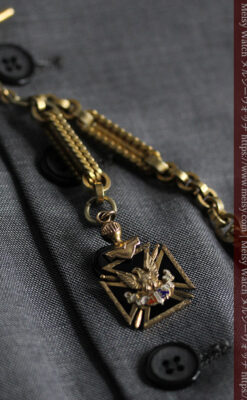 50g超えの迫力ある極太の懐中時計チェーンと騎士の飾り-C0500-5