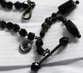 Ｔ字のバーも黒く塗られています