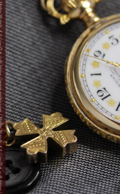 金の鎖と十字架の装飾 ウォルサムの金無垢アンティーク懐中時計 【1897年製】-P2324-23