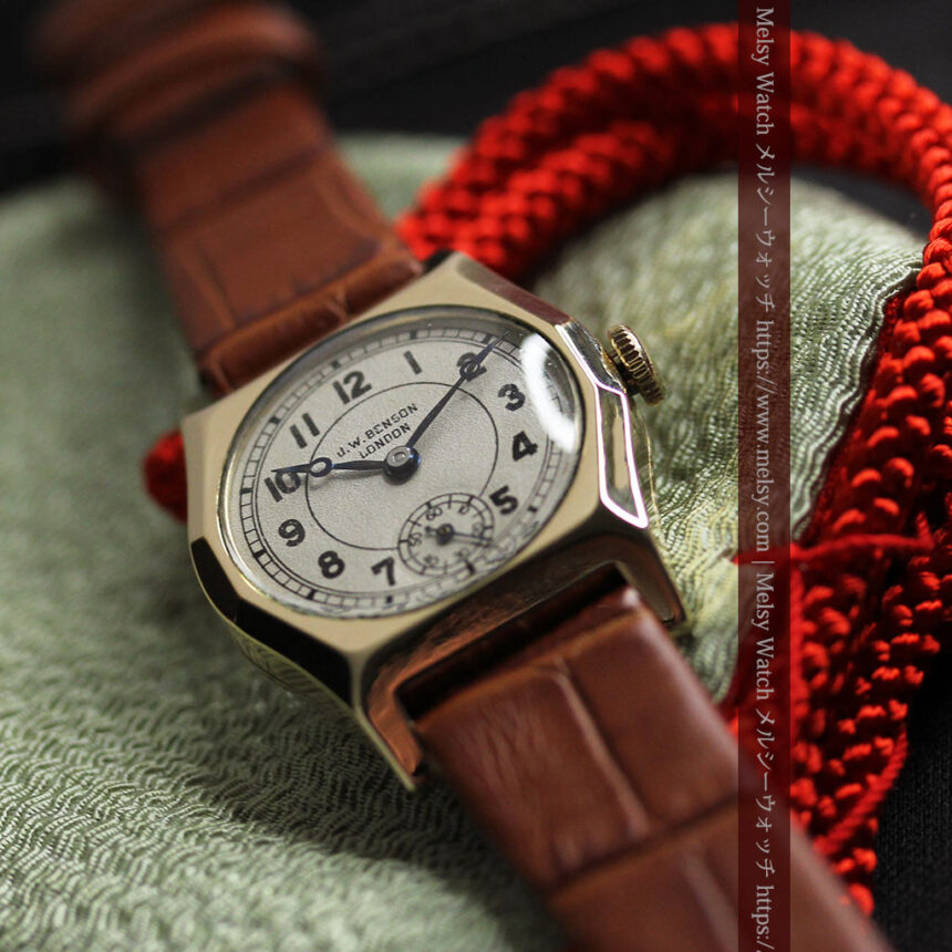 英国ベンソン 樽型の金無垢アンティーク腕時計 【1946年頃】-W1555-1