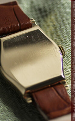 英国ベンソン 樽型の金無垢アンティーク腕時計 【1946年頃】-W1555-14