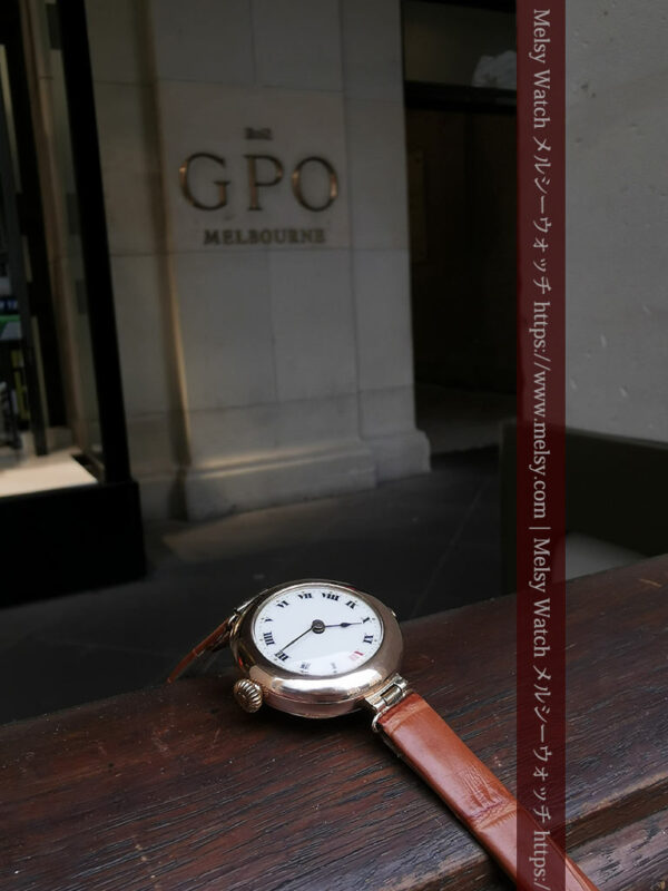 GPO入口で腕時計の撮影