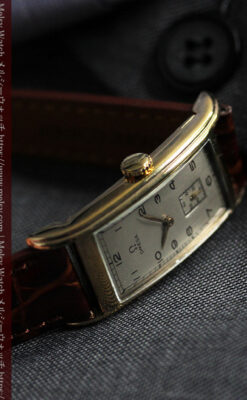 オメガ 縦に長いレトロ感あるアンティーク腕時計 【1946年製】-W1558-14