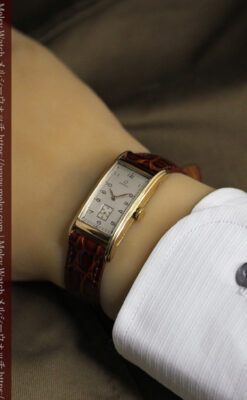 オメガ 縦に長いレトロ感あるアンティーク腕時計 【1946年製】-W1558-18