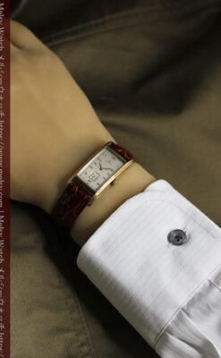 オメガ 縦に長いレトロ感あるアンティーク腕時計 【1946年製】-W1558-19