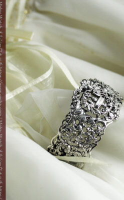 神聖な雰囲気のある銀無垢アンティークバングル・ブレスレット 【1890年頃】-A0312-4