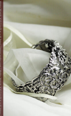 神聖な雰囲気のある銀無垢アンティークバングル・ブレスレット 【1890年頃】-A0312-9