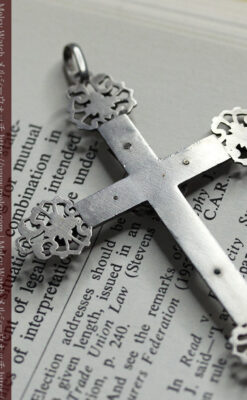 渋い雰囲気が伝わる 大人のアンティーククロス・十字架 【1900年頃】-A0313-13