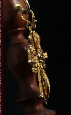 繊細な作りのルビー入り18金無垢クロス・十字架-A0321-14