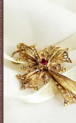 繊細な作りのルビー入り18金無垢クロス・十字架-A0321-6